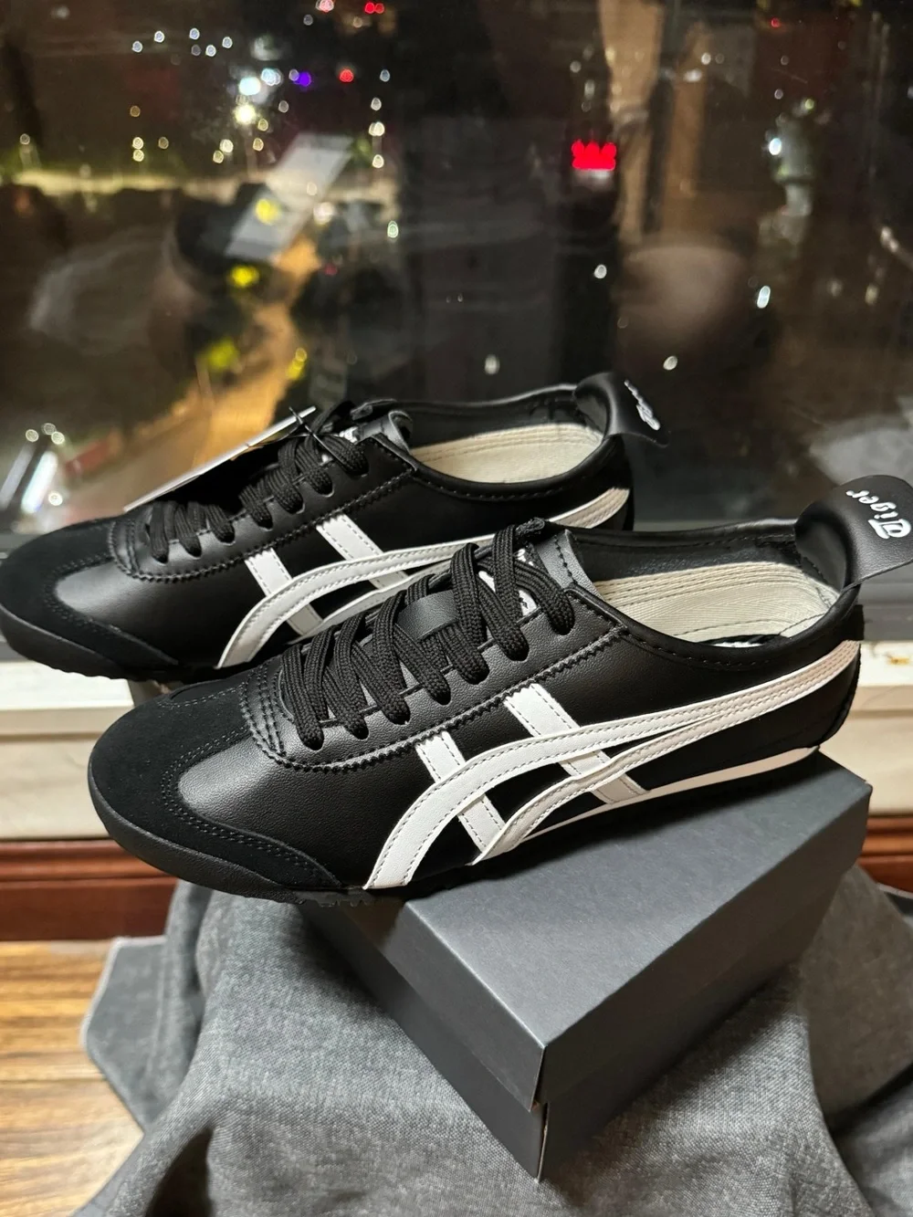Onitsuka Tiger by Asics Women's Mexico 66 Black/White Low-Top Sneaker